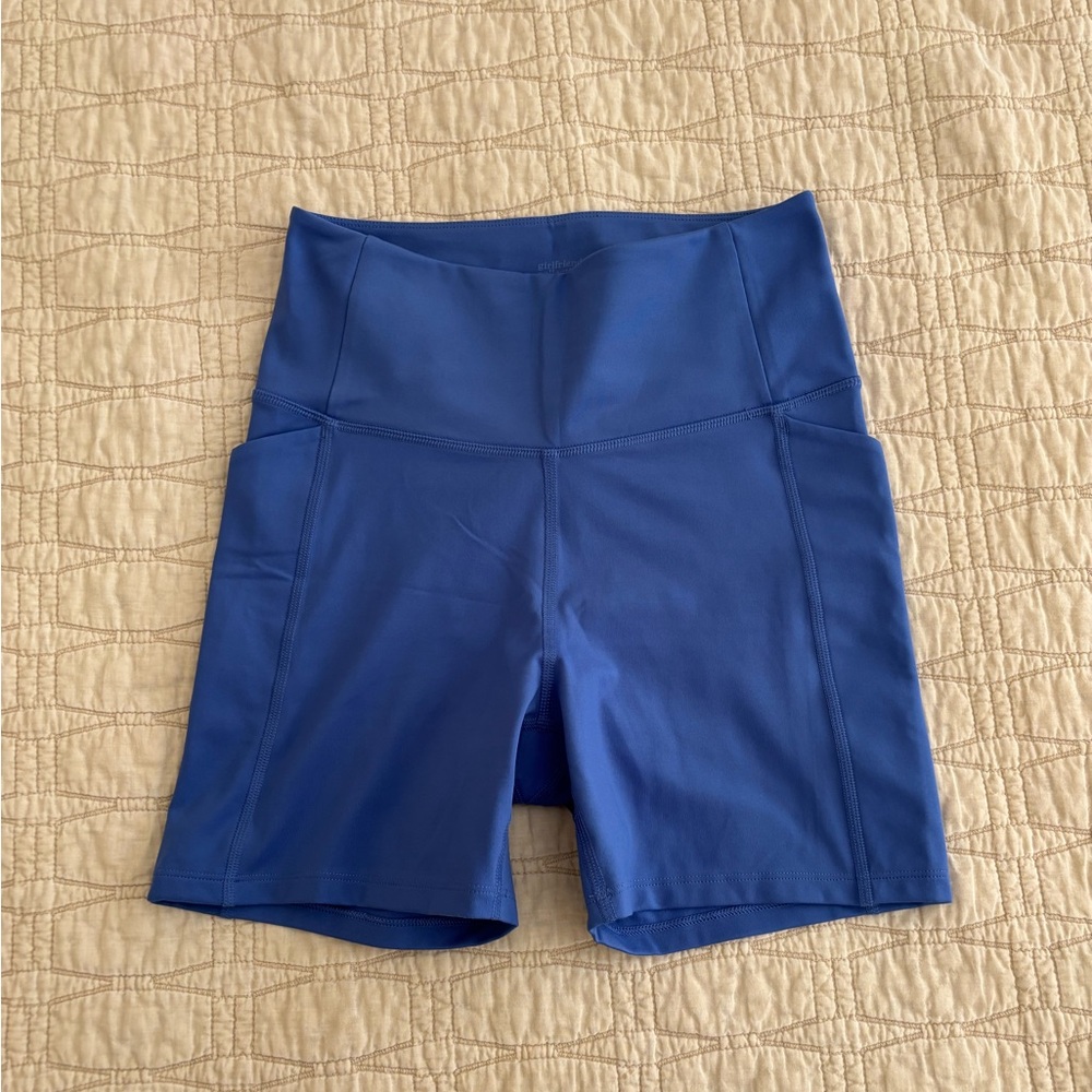 Girlfriend collective pocket run short